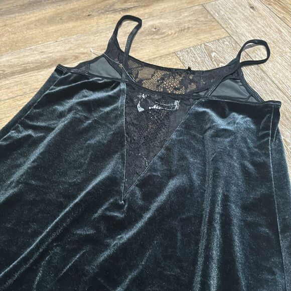 NWT Urban Outfitters Velvet & Lace Mini Dress - Picture 5 of 7
